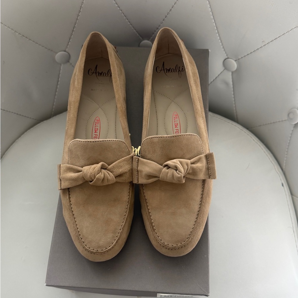 Amalfi Beige Suede Knot Loafers - Women